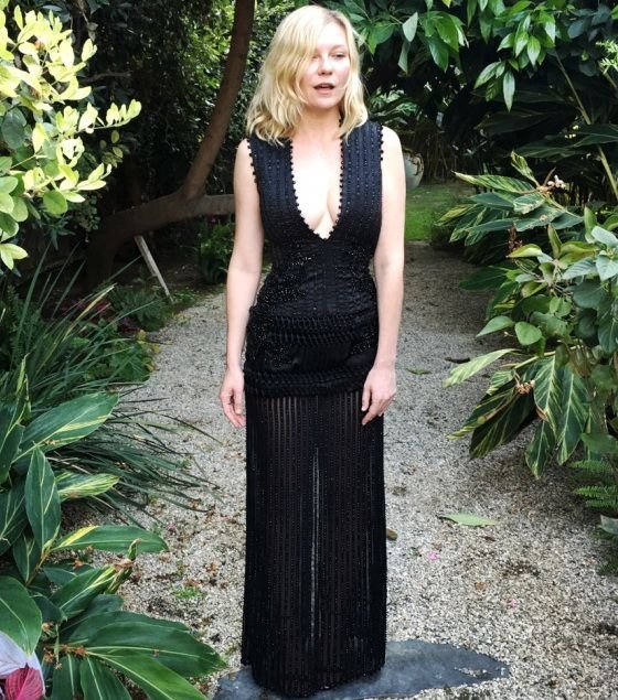 Kirsten Dunst Cleavage 34