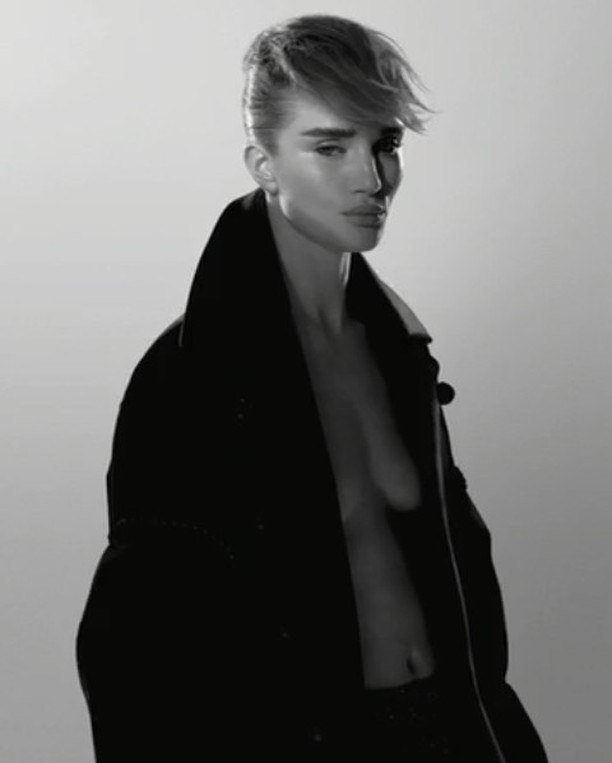 Rosie Huntington-Whiteley Braless 1