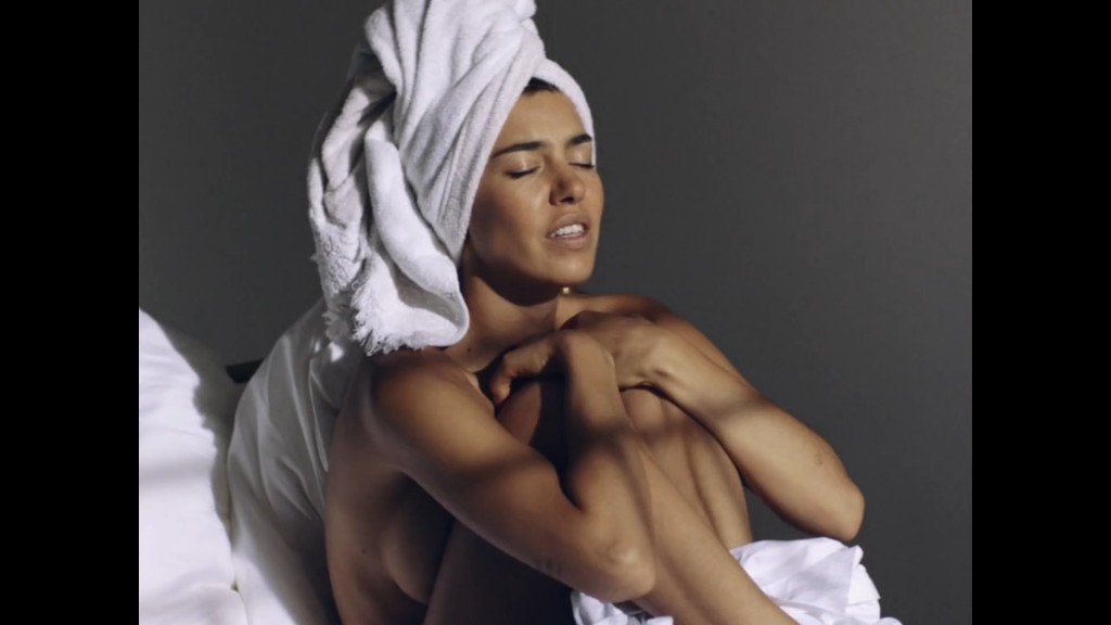 Alina Süggeler Desnuda y Sexy 2