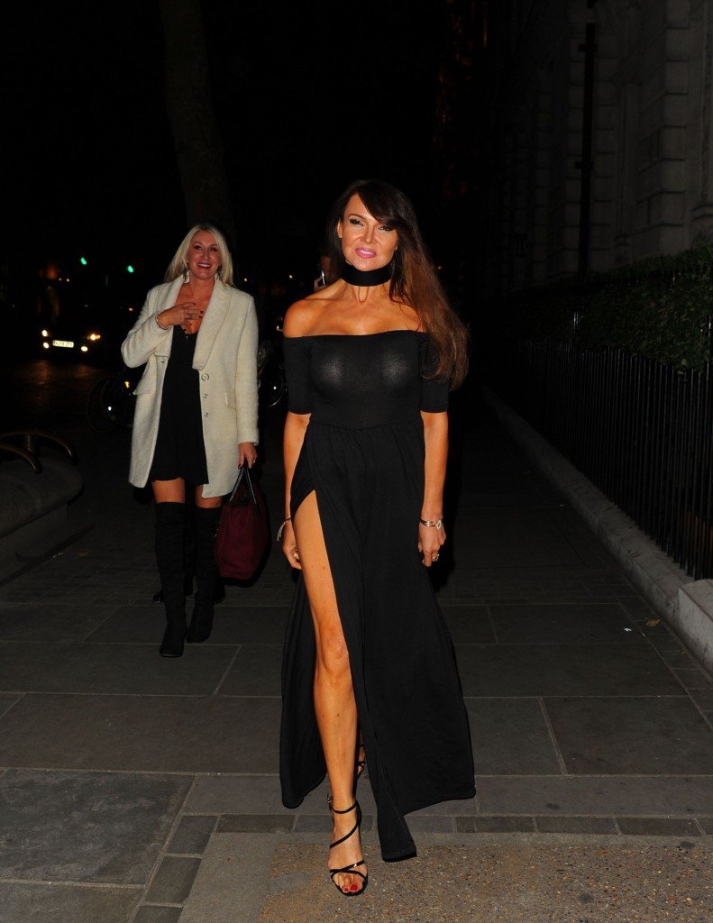 Lizzie Cundy Sin Bragas 7