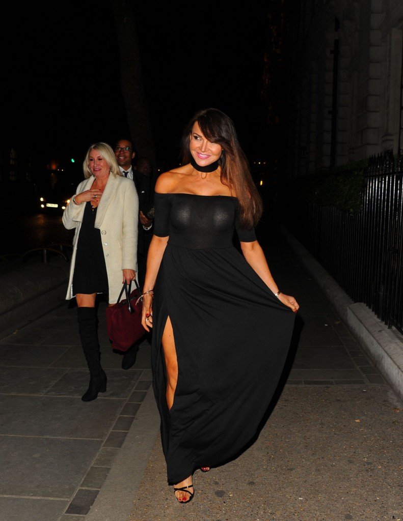Lizzie Cundy Sin Bragas 9