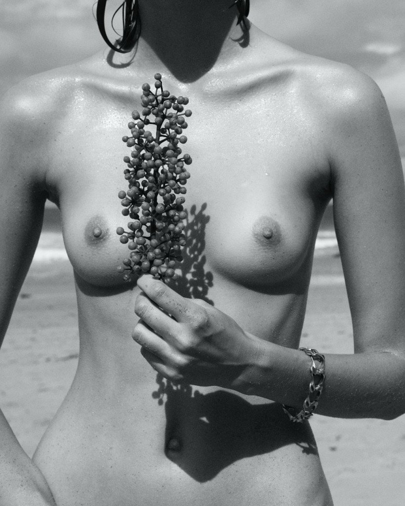 Mali Koopman Topless 7 thefappening.so