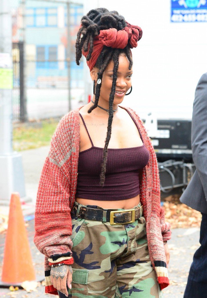 Rihanna Pokies 5