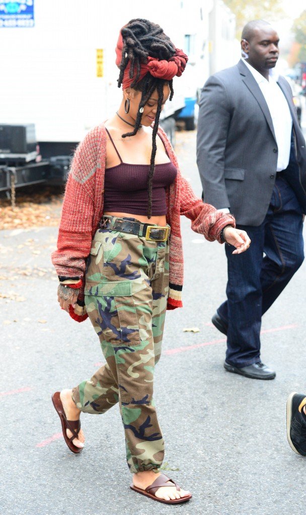 Rihanna Pokies 9
