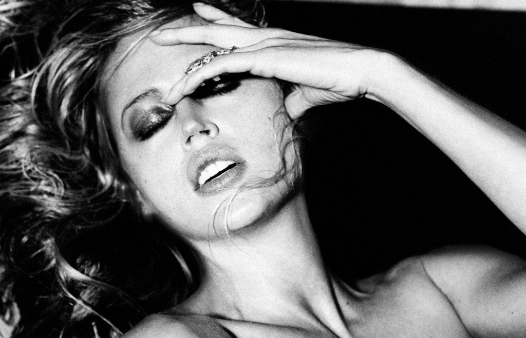 Estella Warren Transparente y Sexy thefappening.so 4