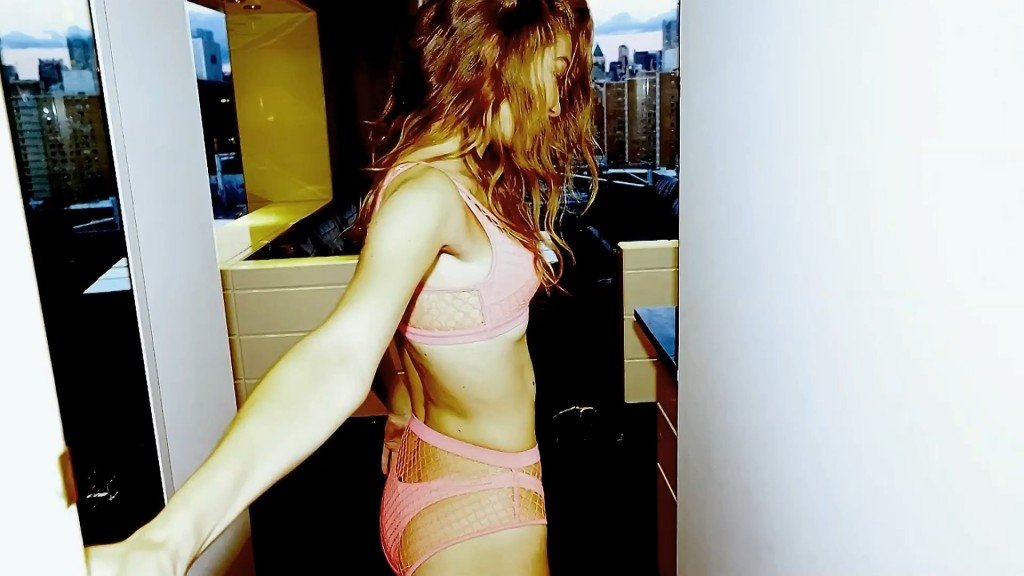 Gigi Hadid Sexy 2 thefappening.so