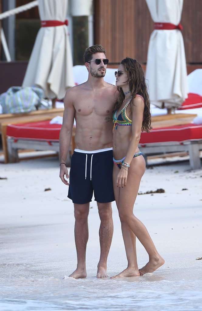 Izabel Goulart Sexy thefappening.so 40