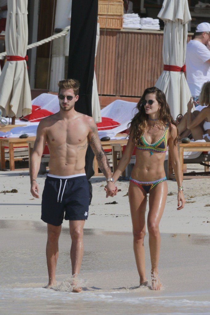 Izabel Goulart Sexy thefappening.so 6