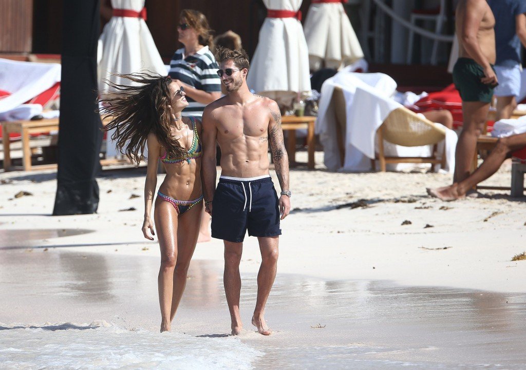 Izabel Goulart Sexy thefappening.so 67