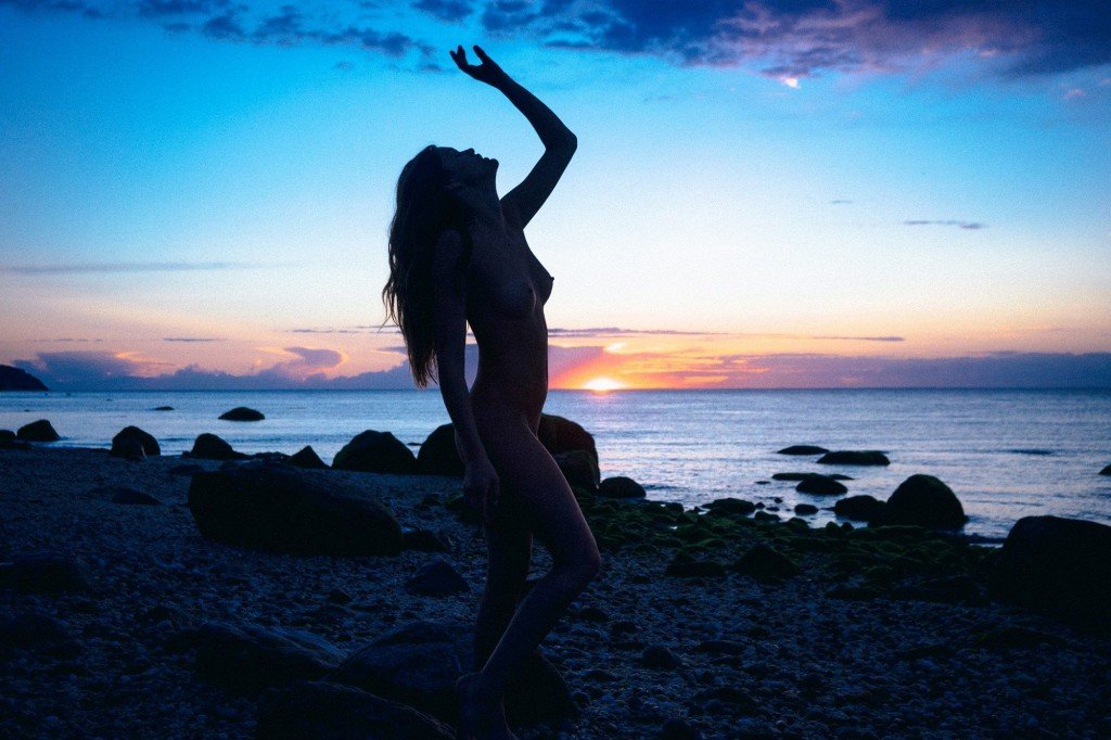 Rebekah Underhill Desnuda 3