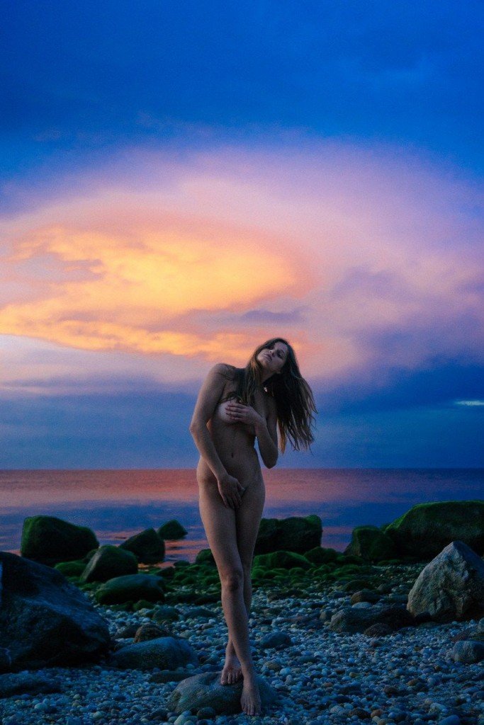 Rebekah Underhill Desnuda 4