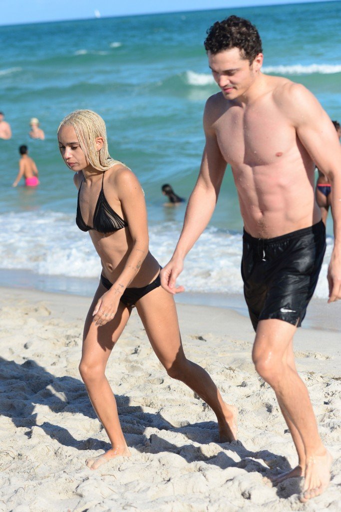 Zoe Kravitz Sexy thefappening.so 10