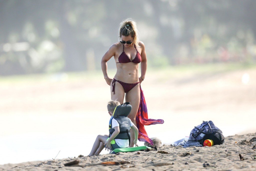Hilary Duff Sexy thefappening.so 40