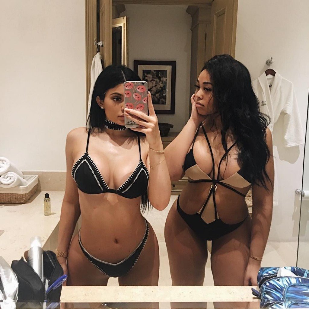 Kylie Jenner Sexy thefappening.so 3
