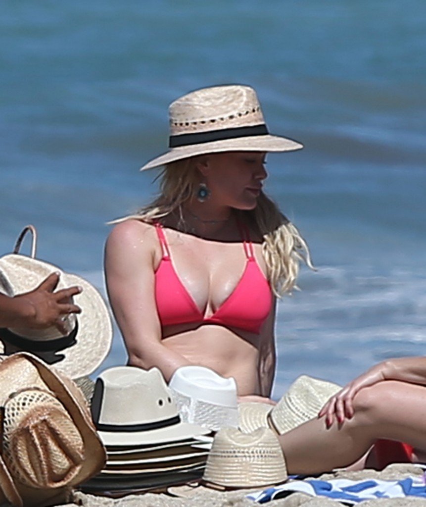 Hilary Duff Sexy 20 thefappening.so