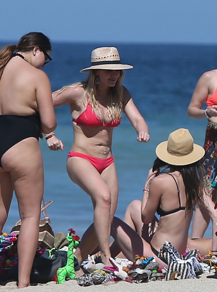 Hilary Duff Sexy 26 thefappening.so