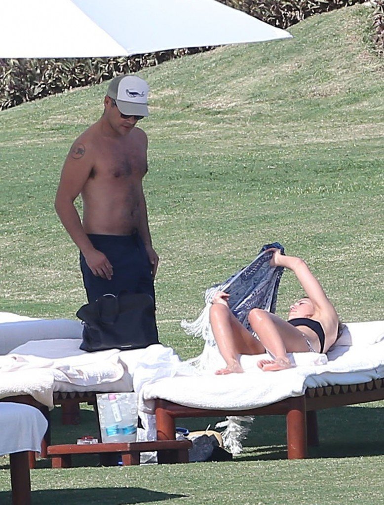 Jessica Alba Sexy 32 thefappening.so