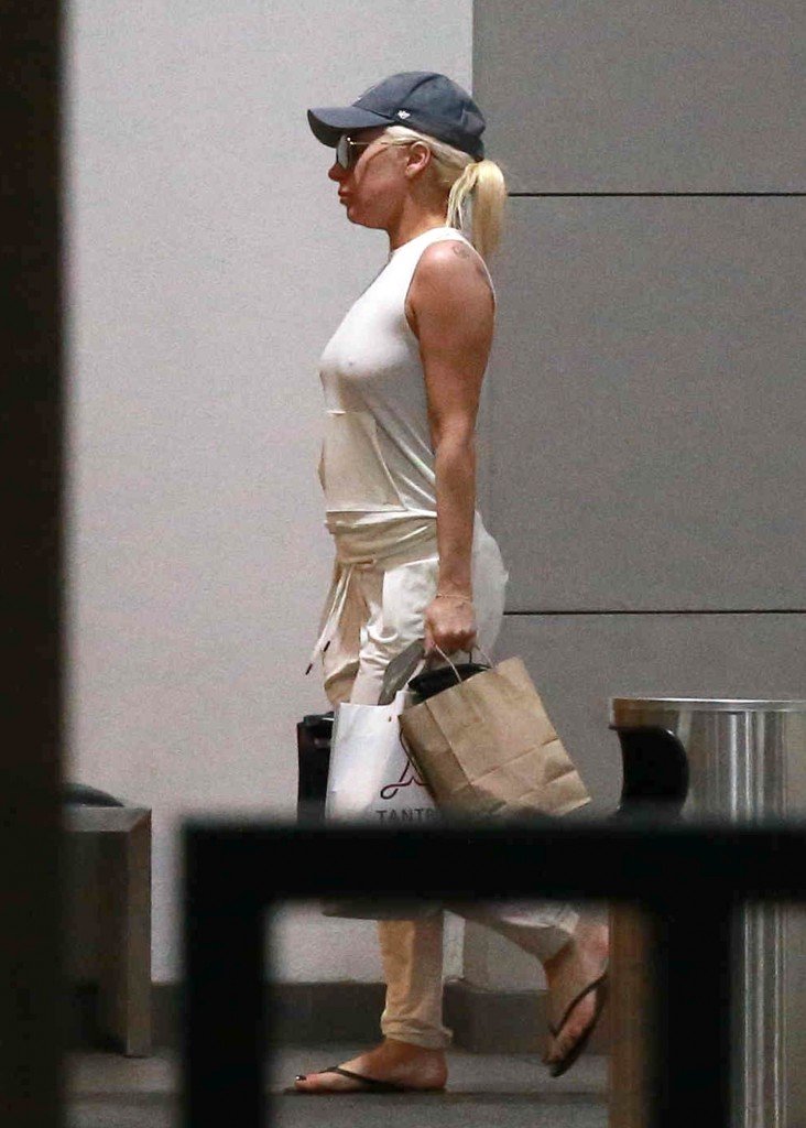 Lady Gaga Braless 2 thefappening.so