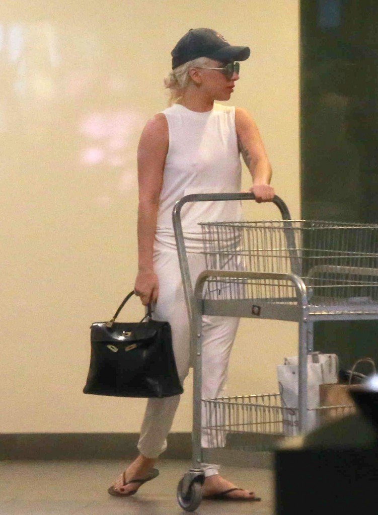 Lady Gaga Braless 3 thefappening.so