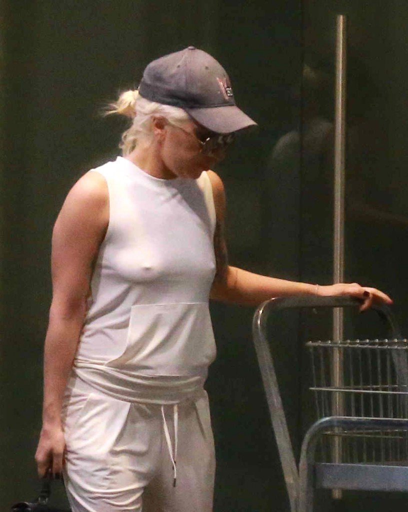 Lady Gaga Braless 6 thefappening.so