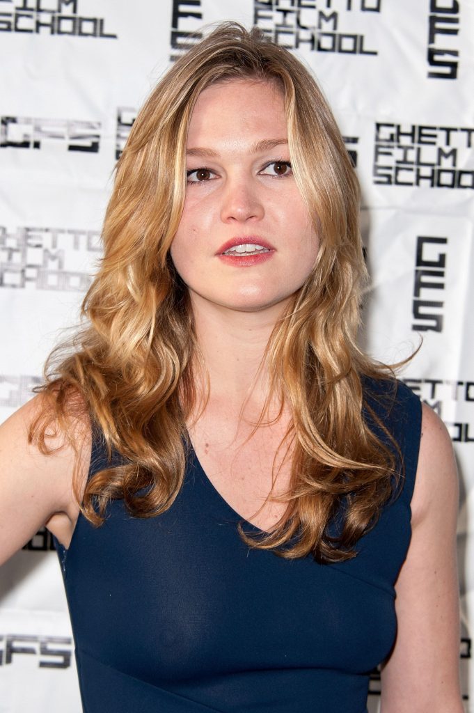Julia Stiles Desnuda