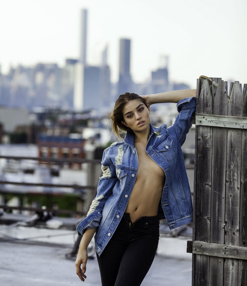 Daniela Lopez Osorio Sin Sostén