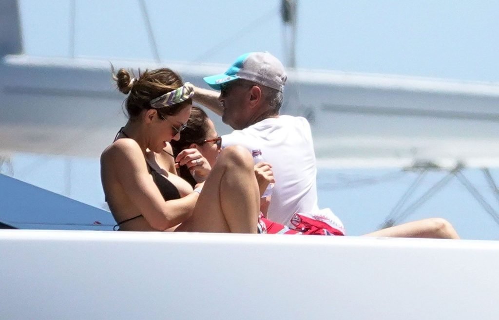 Katharine McPhee Deslizamiento de Pezón Desnuda