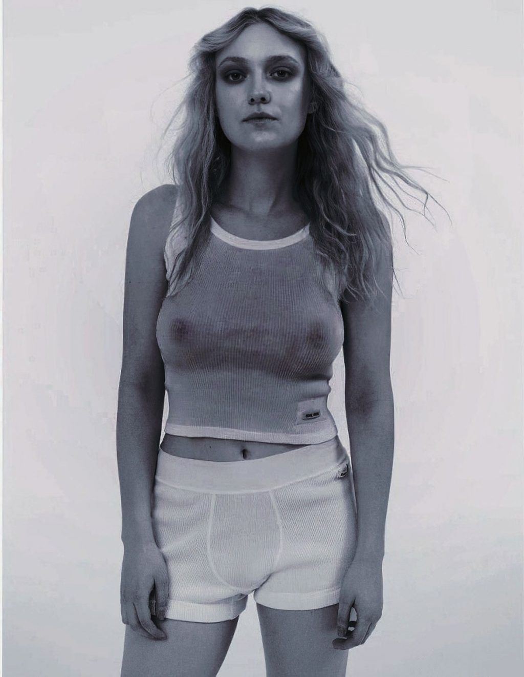 Dakota Fanning Nude