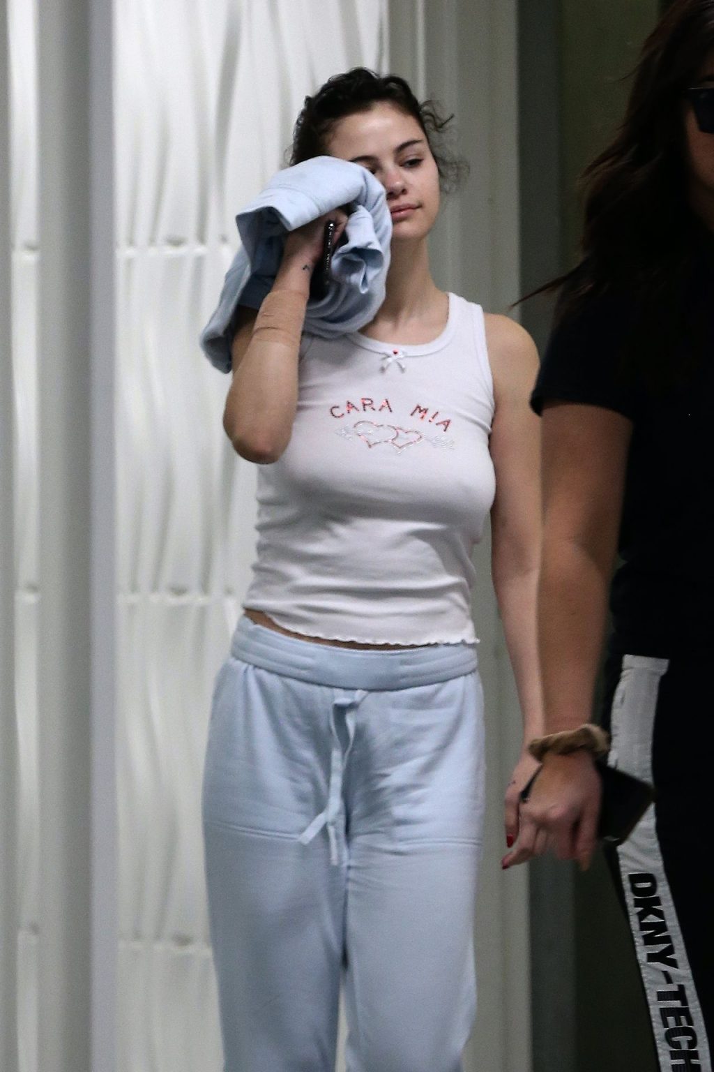 Selena Gomez sin sujetador