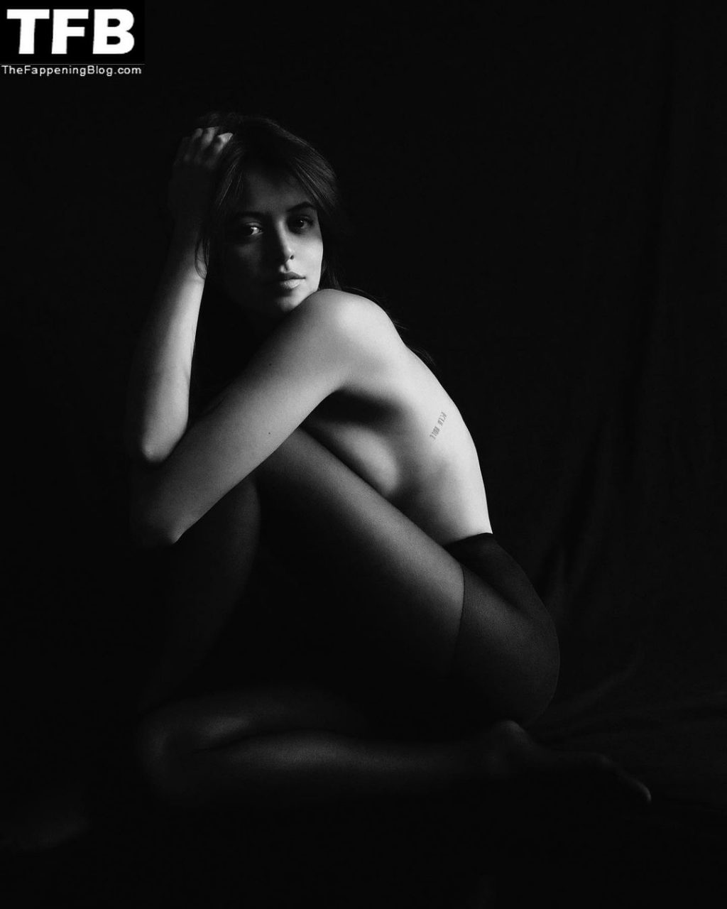 Sara Waisglass Nude