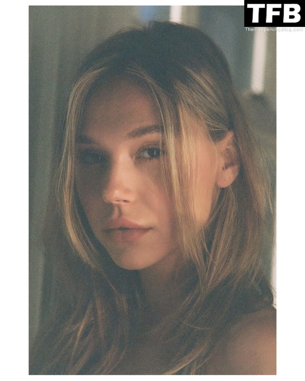 Alexis Ren Topless